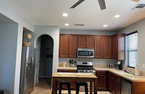 Modesto Condo | Charming 1-bedroom condo in awesome Modesto with WiFi, AC