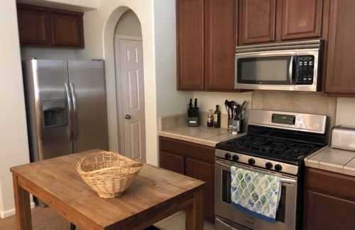 Modesto Condo | Charming 1-bedroom condo in awesome Modesto with WiFi, AC
