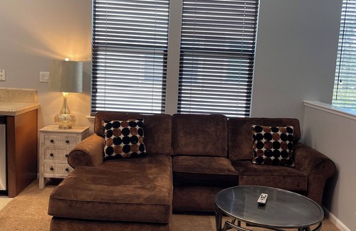 Modesto Condo | Charming 1-bedroom condo in awesome Modesto with WiFi, AC