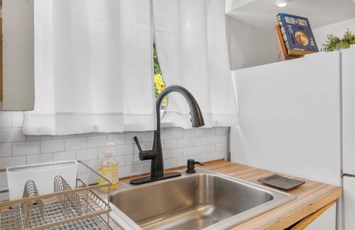 Piedmont House | Charming 1-bedroom duplex with WiFi, AC Fenced Backyard - Extended Stay Welcome