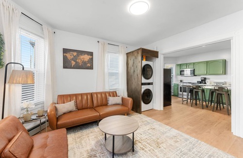 Providence House | Charming 1-bedroom house with WiFi, AC in Providence
