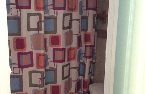 Hialeah House | Charming 1-bedroom hotel with WiFi, AC in pleasant Hialeah Unit#2