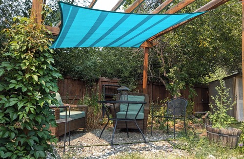 Central - Terry House | Charming 1-bedroom house with AC, WiFi, walkable to downtown & hospitals!