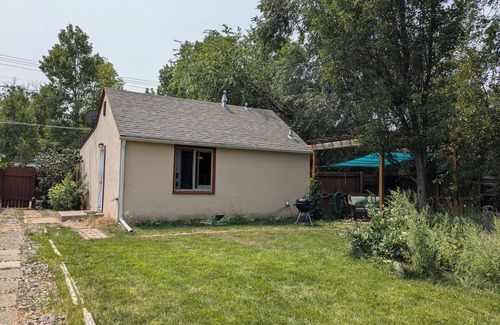 Central - Terry House | Charming 1-bedroom house with AC, WiFi, walkable to downtown & hospitals!