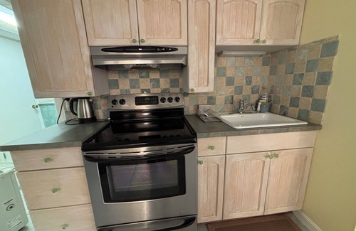 Falmouth House | Charming 1-bedroom house in W. Falmouth w yard, near Chapoquoit Beach, bike path