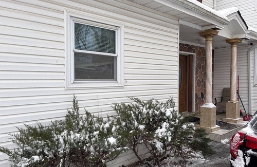 Fairfax House | Charming 1-bedroom house with AC, WiFi in adorable Fairfax