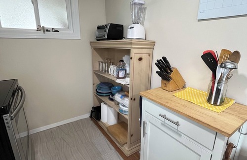 Fresno House | Charming 1-bedroom house in fantastic Fresno Tower District with WiFi, AC