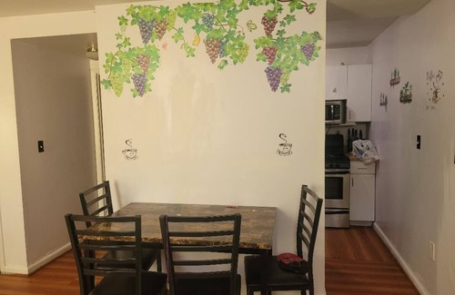 Queens House | Charming 1-bedroom house in Queens with AC