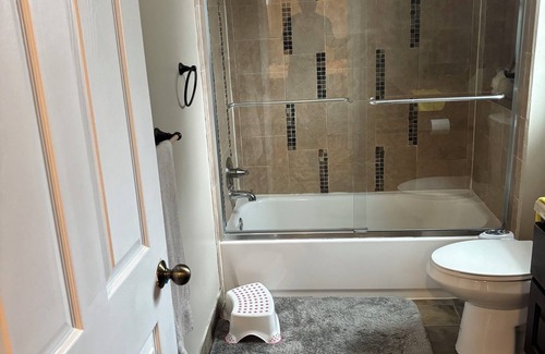 Fairfax House | Charming 1-bedroom in house with WiFi, AC in brilliant Fairfax