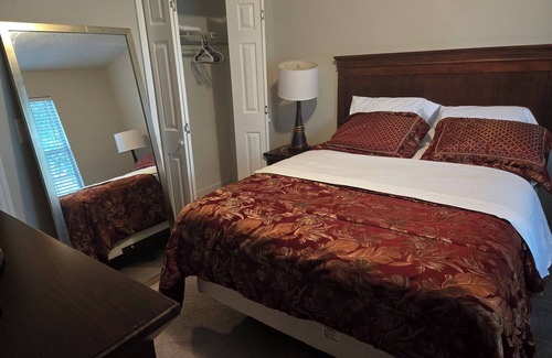 Clarkdale House | Charming 1-bedroom in house with host in Marietta with shared bath for 2 rooms