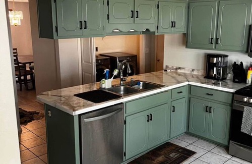 Niceville House | Charming 1-bedroom in fully furnished 4 bedroom rental house in Niceville.