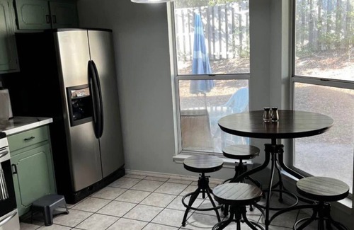 Niceville House | Charming 1-bedroom in fully furnished 4 bedroom rental house in Niceville.