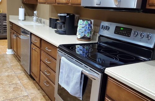 Paducah Apartment | Charming 1-bedroom Loft apartment in downtown Paducah with AC, WiFi Sleeps 6.