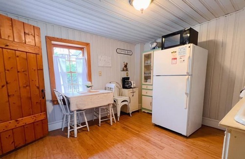 Village Green Apartment | Charming 1 bedroom , pet-friendly