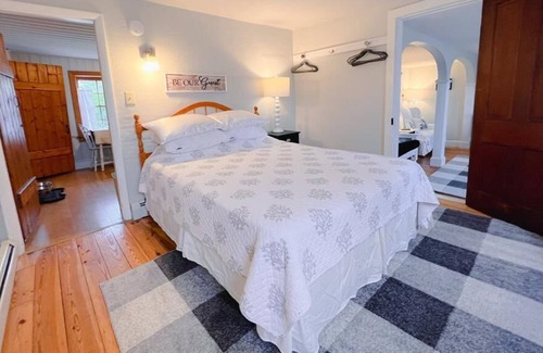 Village Green Apartment | Charming 1 bedroom , pet-friendly