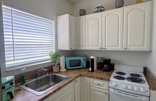 Dania Beach Apartment | Charming 1-bedroom apartment in lovely Dania Beach with AC, WiFi