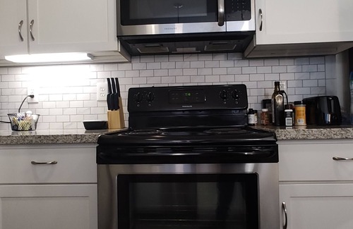 Mile Square Apartment | Charming 1-bedroom apartment in Downtown Indianapolis with parking included