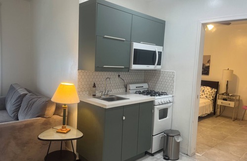 South of Fifth Apartment | Charming 1-bedroom apartment in marvelous Miami Beach with AC and pool.