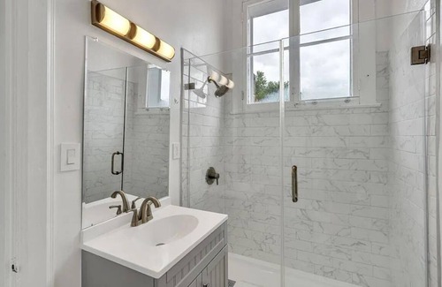 French Quarter Condo | Charming 1-bedroom condo in awesome New Orleans with steps to Bourbon St.