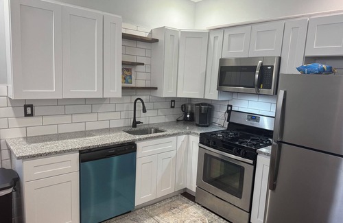 North Philadelphia Apartment | Charming 1-bedroom apartment in enchanting Philadelphia with WiFi, AC