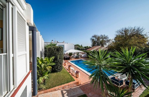 Tomares Villa | Charming 10 pers Villa with swimmingpool Sevilla