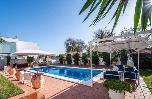 Tomares Villa | Charming 10 pers Villa with swimmingpool Sevilla