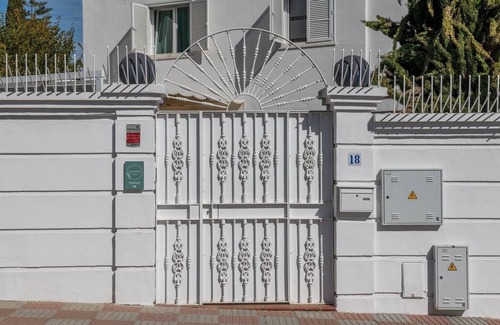 Tomares Villa | Charming 10 pers Villa with swimmingpool Sevilla