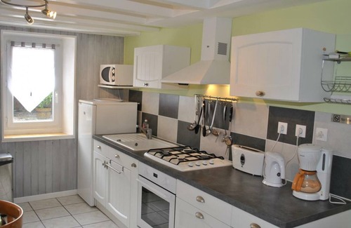 La Tour-Saint-Gelin Cottage | Charming 19th Century Cottage with Enclosed Courtyard