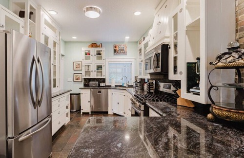 Grandview Heights House | Charming 1919 Charleston-Style Home w/Heated Pool