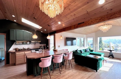 Eagle Rock House | Charming 1923 2-bedroom 2-bath home with WiFi and AC in Los Angeles