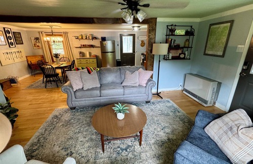 Bakersville Cottage | Charming 1940s Cottage nUpdated-Creek Front-Fire Pit