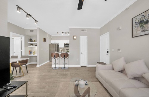 Egypt Apartment | Charming 1BD in Magnolia - pool, gym & steps from shops!