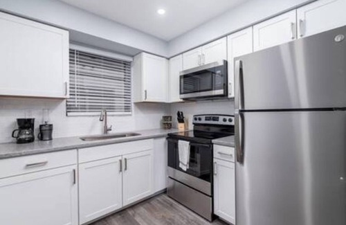 Downtown Hollywood Apartment | Charming 1BR Apt in Downtown Hollywood w/Amenities
