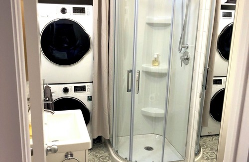 Villeray Apartment | Charming 2 1/2, Fully furnished, equipped, heated, lit and air-conditioned.
