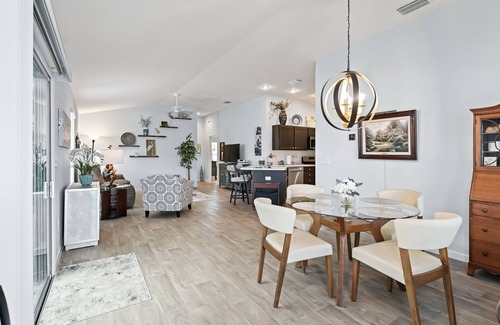 Wildwood Villa | Charming 2/2 Patio Villa with golf cart in The Village on Linden!