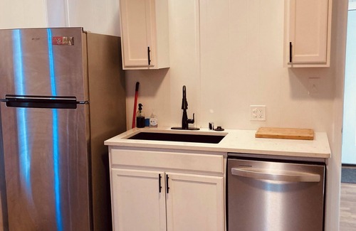 North Little Rock House | Charming 2-bedroom house with WiFi, AC in North Little Rock