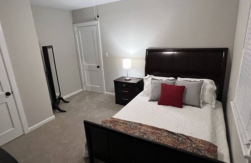 Greenville House | Charming 2 bed 1 bath home just a 1/2 mile from Hospital