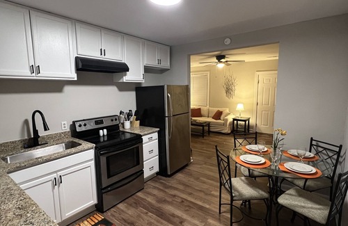 Greenville House | Charming 2 bed 1 bath home just a 1/2 mile from Hospital