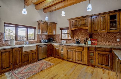 Tesuque House | Charming 2 bed/1 bath Tesuque Village Guesthouse