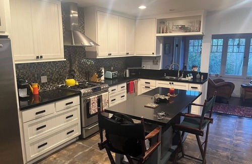 Cypress Park House | Charming 2 bed 2 bath -Zen Garden Sanctuary in the City