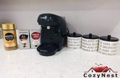 Reading City Centre Apartment | Charming 2 Bed 2 Bath Flat & Parking by CozyNest