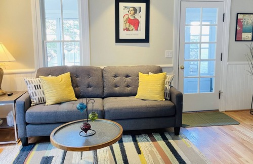 Whittier Apartment | Charming 2 bed 2 Blocks from Pearl St