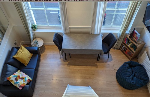 Stoke Newington Apartment | Charming 2-Bed Apartment in Vibrant Stoke Newington, London