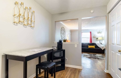 Music Row Apartment | Charming 2-Bed Condo in Nashville with Free Parking