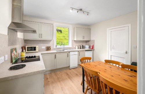 Kilninver Apartment | Charming 2-Bed Cottage on Tranquil Raera Farm