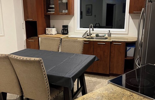 Cantley House | Charming 2-bed guest house, endless forest, pet&family-friendly in Gatineau