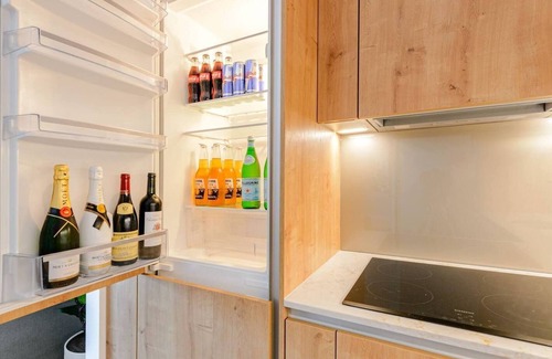 St. Pancras and Somers Town Apartment | Charming 2 Bed Lux Apartment by King's Cross - Sleeps 4