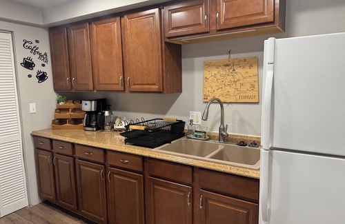 East Colorado Springs House | Charming 2-bedroom house with WiFi, AC in delightful Colorado Springs.