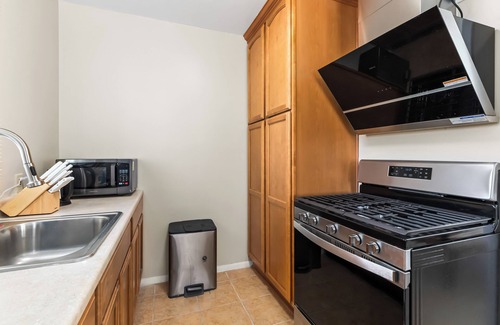 Rancho Cucamonga House | Charming 2-bedroom house with WiFi, AC with Modern Comforts