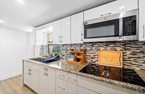 Parker Ridge House | Charming 2-bedroom house in enchanting West Palm Beach with AC, WiFi
